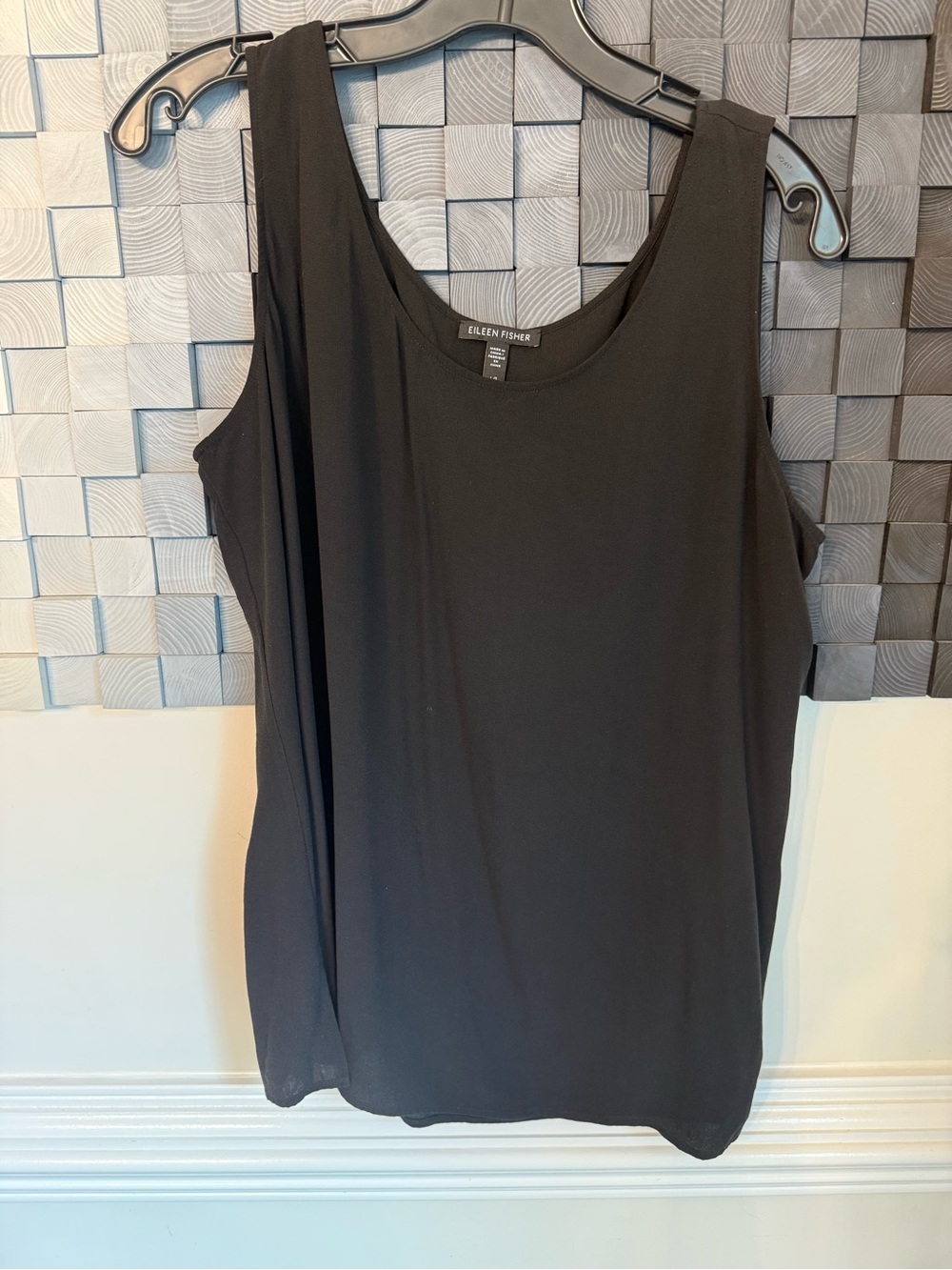 Eileen Fisher Black Silk Sleeveless Scoop Neck Shell